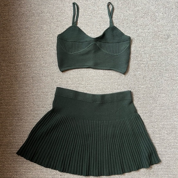 aerie Dresses & Skirts - NWT Aerie Dark Green Matching Skirt And Crop Top Set